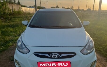 Hyundai Solaris II рестайлинг, 2013 год, 770 000 рублей, 2 фотография