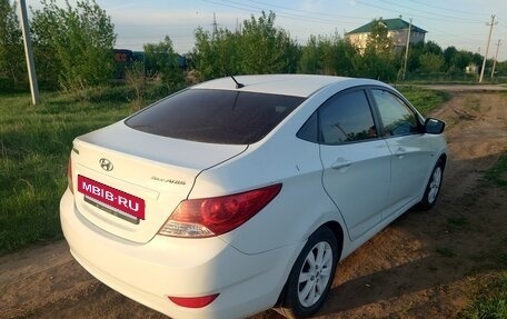 Hyundai Solaris II рестайлинг, 2013 год, 770 000 рублей, 5 фотография