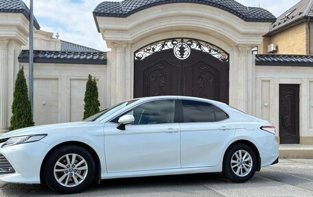 Toyota Camry, 2020 год, 1 617 000 рублей, 3 фотография