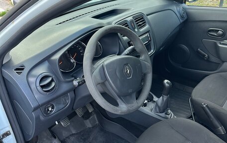 Renault Logan II, 2017 год, 440 000 рублей, 2 фотография