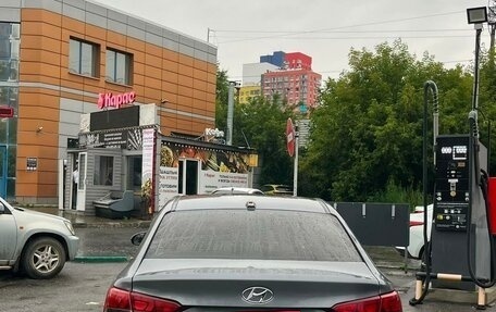 Hyundai Solaris II рестайлинг, 2017 год, 800 000 рублей, 3 фотография