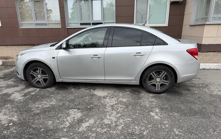 Chevrolet Cruze II, 2010 год, 450 000 рублей, 4 фотография
