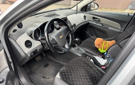 Chevrolet Cruze II, 2010 год, 450 000 рублей, 6 фотография