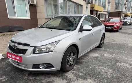 Chevrolet Cruze II, 2010 год, 450 000 рублей, 2 фотография