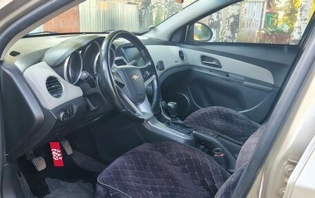 Chevrolet Cruze II, 2011 год, 570 000 рублей, 7 фотография