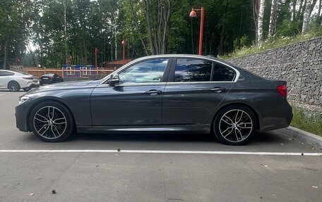 BMW 3 серия, 2018 год, 2 800 000 рублей, 3 фотография