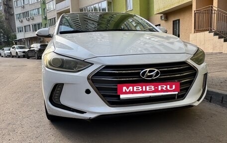 Hyundai Elantra VI рестайлинг, 2018 год, 1 250 000 рублей, 12 фотография
