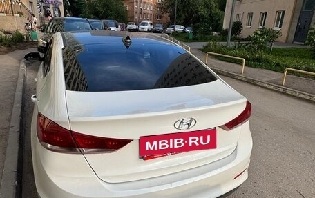Hyundai Elantra VI рестайлинг, 2018 год, 1 250 000 рублей, 9 фотография