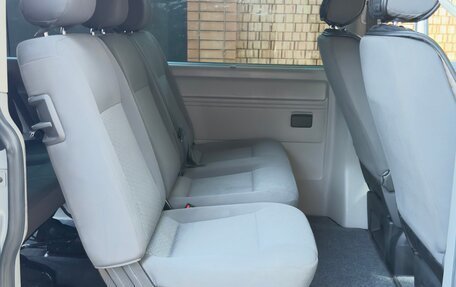 Volkswagen Caravelle T5, 2011 год, 1 600 000 рублей, 6 фотография