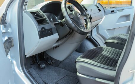 Volkswagen Caravelle T5, 2011 год, 1 600 000 рублей, 9 фотография