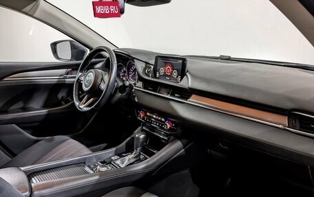 Mazda 6, 2019 год, 1 950 000 рублей, 13 фотография