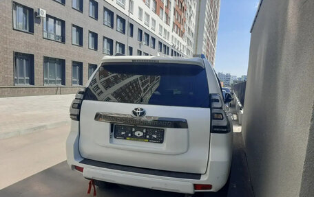 Toyota Land Cruiser Prado 150 рестайлинг 2, 2021 год, 7 200 000 рублей, 3 фотография