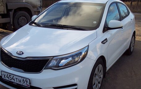 KIA Rio III рестайлинг, 2016 год, 1 050 000 рублей, 1 фотография