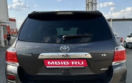 Toyota Highlander III, 2011 год, 2 200 000 рублей, 3 фотография