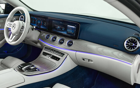 Mercedes-Benz E-Класс, 2019 год, 4 490 000 рублей, 23 фотография