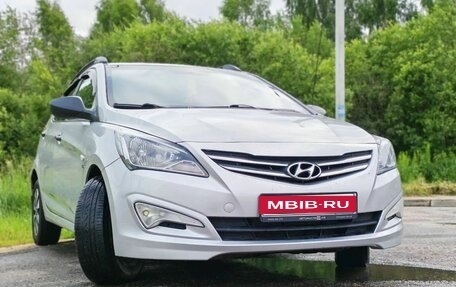 Hyundai Solaris II рестайлинг, 2015 год, 950 000 рублей, 1 фотография