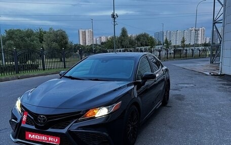 Toyota Camry, 2018 год, 2 550 000 рублей, 1 фотография