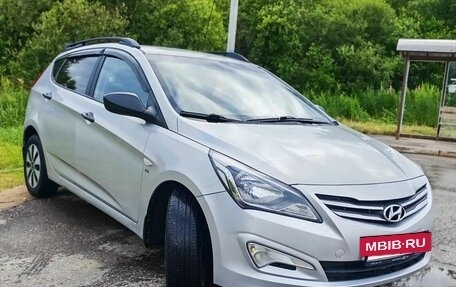 Hyundai Solaris II рестайлинг, 2015 год, 950 000 рублей, 3 фотография