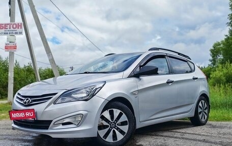 Hyundai Solaris II рестайлинг, 2015 год, 950 000 рублей, 4 фотография