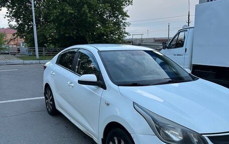 KIA Rio IV, 2018 год, 880 000 рублей, 4 фотография