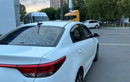 KIA Rio IV, 2018 год, 880 000 рублей, 6 фотография