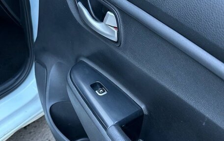 KIA Rio IV, 2018 год, 880 000 рублей, 30 фотография