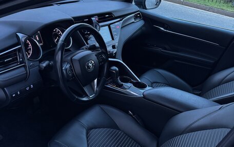 Toyota Camry, 2018 год, 2 550 000 рублей, 7 фотография