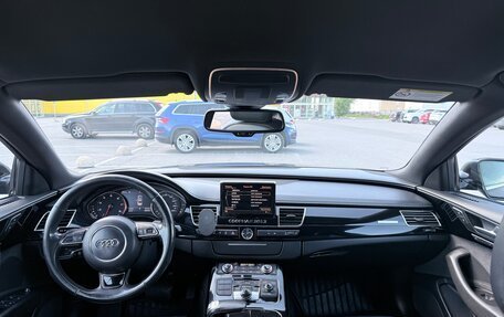 Audi A8, 2012 год, 1 300 000 рублей, 10 фотография