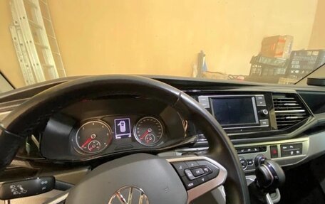 Volkswagen Caravelle T6 рестайлинг, 2020 год, 5 175 000 рублей, 4 фотография