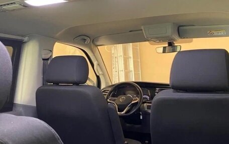 Volkswagen Caravelle T6 рестайлинг, 2020 год, 5 175 000 рублей, 7 фотография