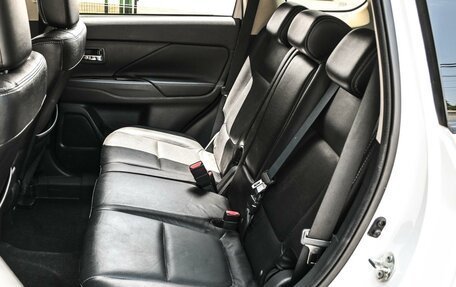 Mitsubishi Outlander III рестайлинг 3, 2014 год, 1 569 000 рублей, 9 фотография