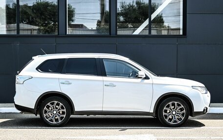 Mitsubishi Outlander III рестайлинг 3, 2014 год, 1 569 000 рублей, 5 фотография