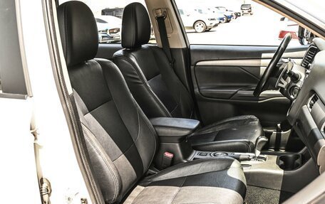 Mitsubishi Outlander III рестайлинг 3, 2014 год, 1 569 000 рублей, 8 фотография