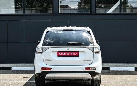 Mitsubishi Outlander III рестайлинг 3, 2014 год, 1 569 000 рублей, 4 фотография