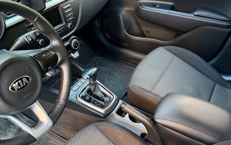 KIA Rio IV, 2018 год, 1 400 000 рублей, 4 фотография