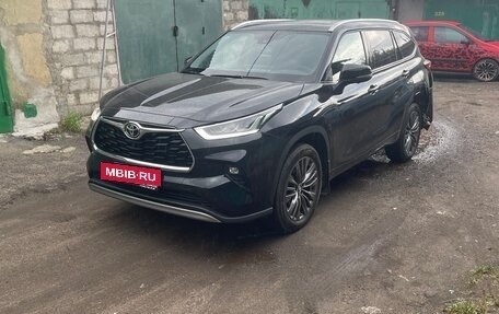 Toyota Highlander, 2026 год, 4 200 000 рублей, 3 фотография