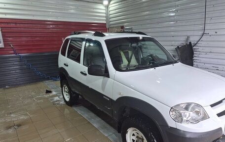 Chevrolet Niva I рестайлинг, 2016 год, 700 000 рублей, 2 фотография