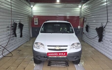 Chevrolet Niva I рестайлинг, 2016 год, 700 000 рублей, 3 фотография