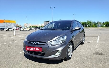 Hyundai Solaris II рестайлинг, 2011 год, 830 000 рублей, 4 фотография