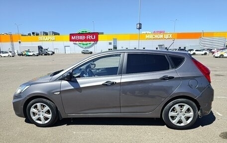 Hyundai Solaris II рестайлинг, 2011 год, 830 000 рублей, 2 фотография