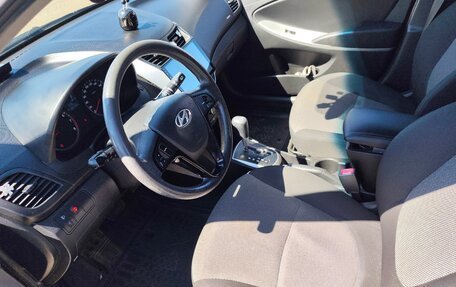 Hyundai Solaris II рестайлинг, 2011 год, 830 000 рублей, 10 фотография