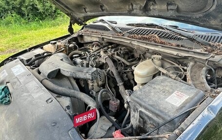 Chevrolet Tahoe II, 2003 год, 400 000 рублей, 21 фотография
