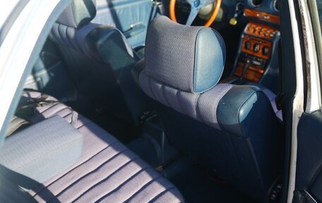 Mercedes-Benz W123, 1982 год, 750 000 рублей, 12 фотография