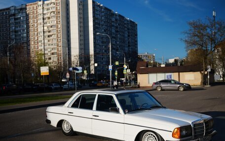 Mercedes-Benz W123, 1982 год, 750 000 рублей, 1 фотография