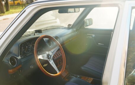 Mercedes-Benz W123, 1982 год, 750 000 рублей, 20 фотография