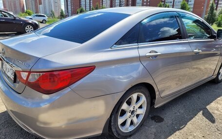 Hyundai Sonata VI, 2011 год, 680 000 рублей, 4 фотография