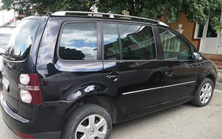 Volkswagen Touran III, 2006 год, 775 000 рублей, 2 фотография
