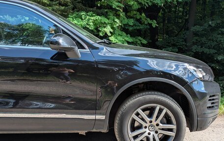Volkswagen Touareg III, 2011 год, 1 690 000 рублей, 3 фотография