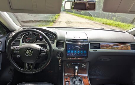 Volkswagen Touareg III, 2011 год, 1 690 000 рублей, 10 фотография