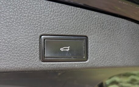 Volkswagen Touareg III, 2011 год, 1 690 000 рублей, 13 фотография